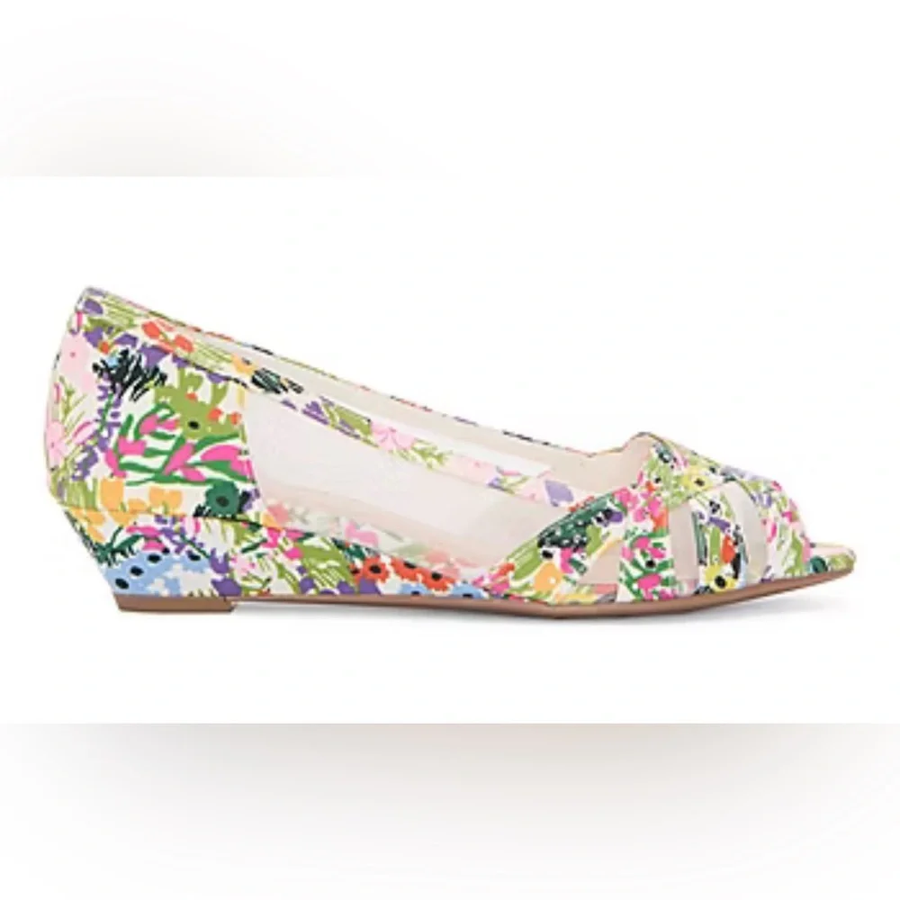 Womens Round Slip-On Shoes.